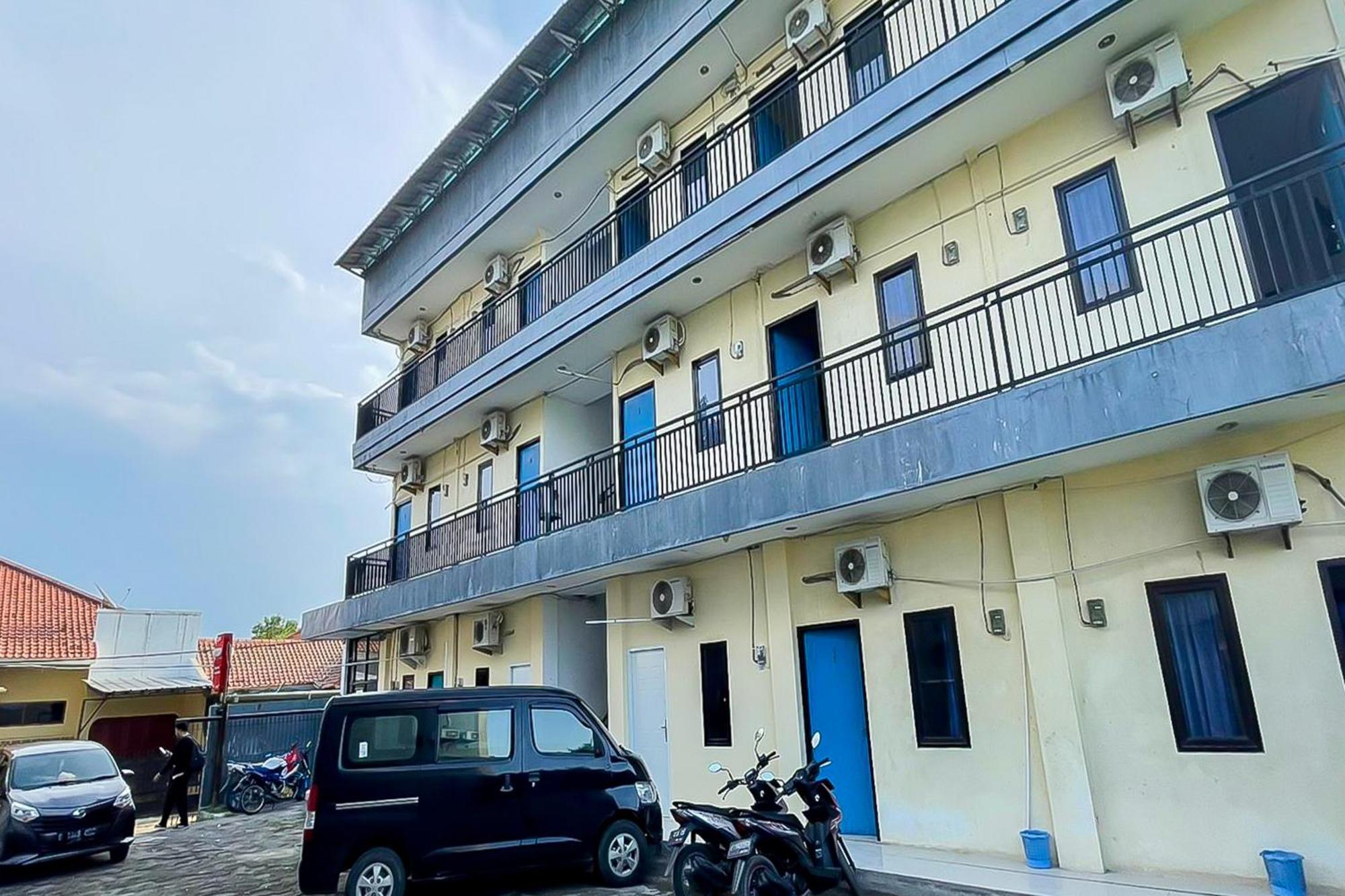 Richmond Guest House Cirebon Redpartner Exterior photo